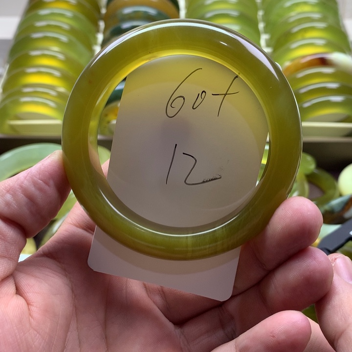 財***神蛇纹石玉未镶嵌手镯