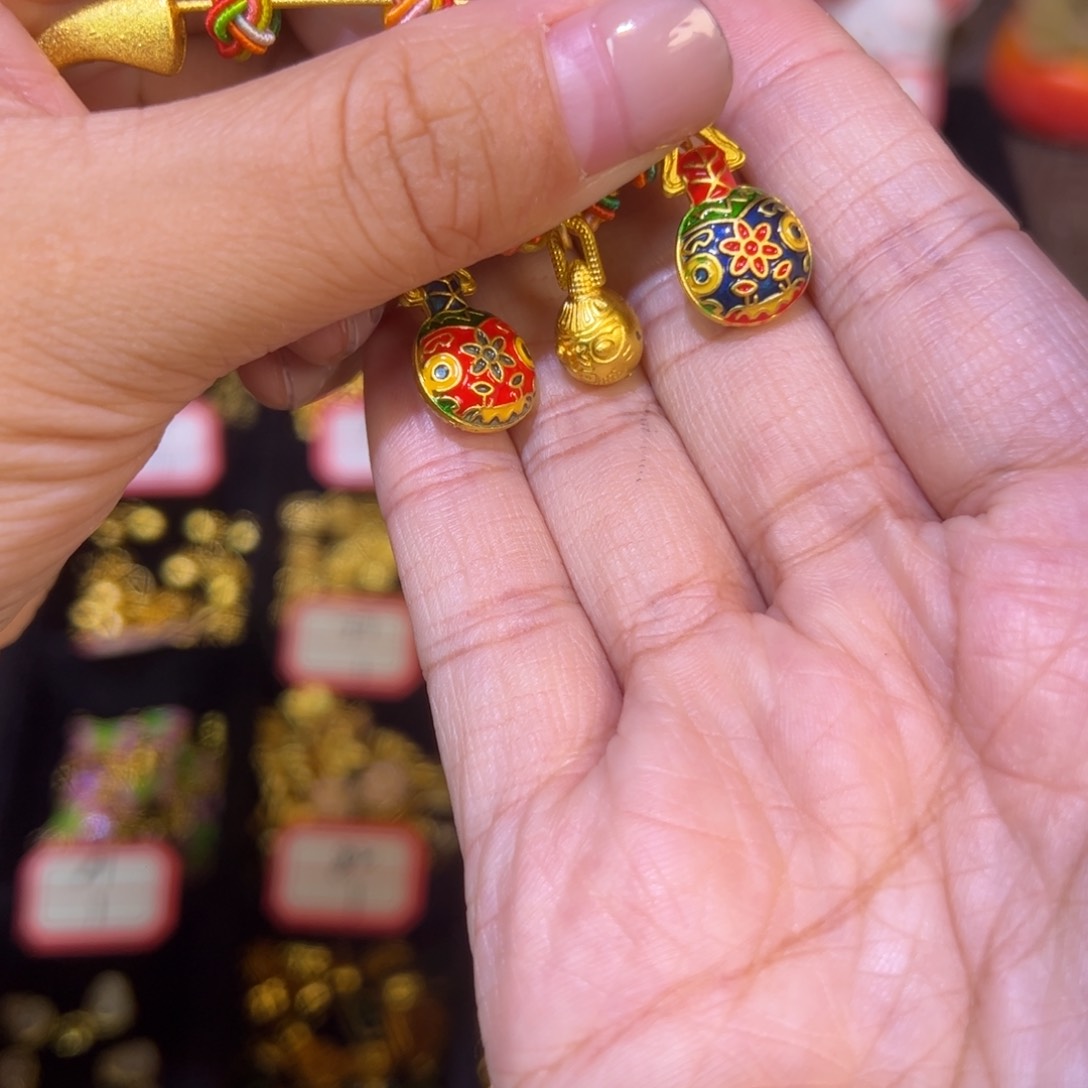 合金吞金1家三口