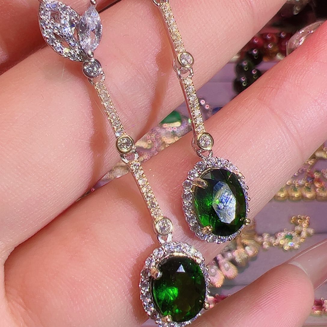 透辉石耳钉银S925镶嵌