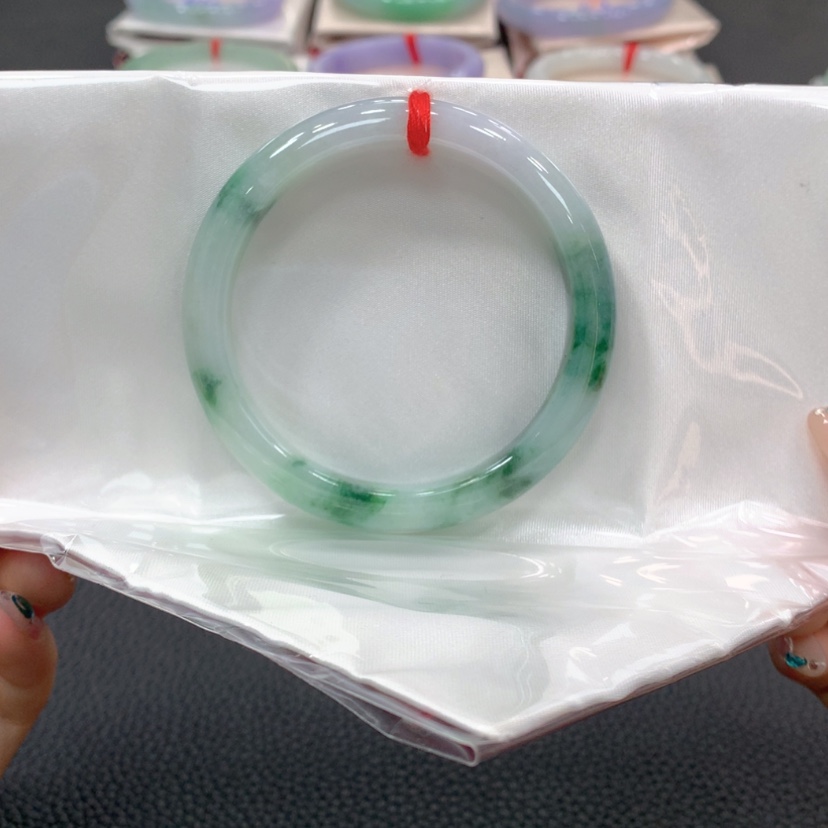 【闪购商品】翡翠手镯未镶嵌翡翠