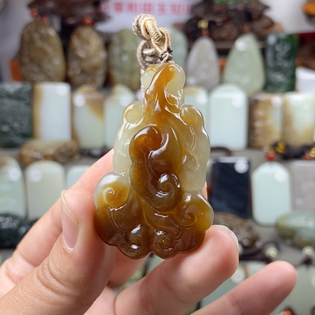 和田玉（糖玉）未镶嵌颈饰