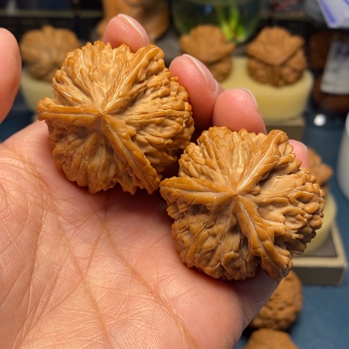【闪购商品】把件文玩核桃御龙球奔