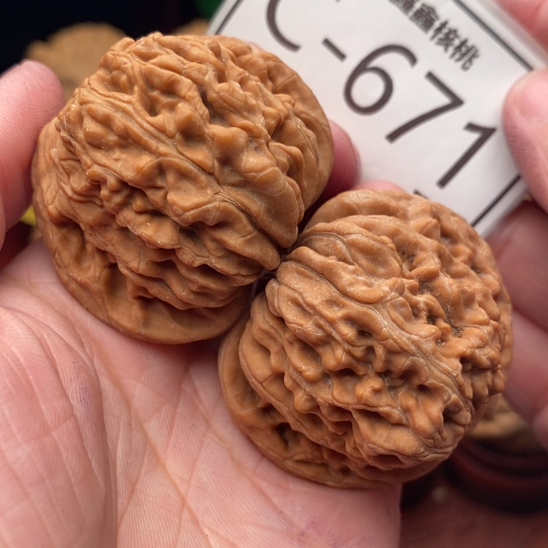 文玩核桃把件汉高楼43