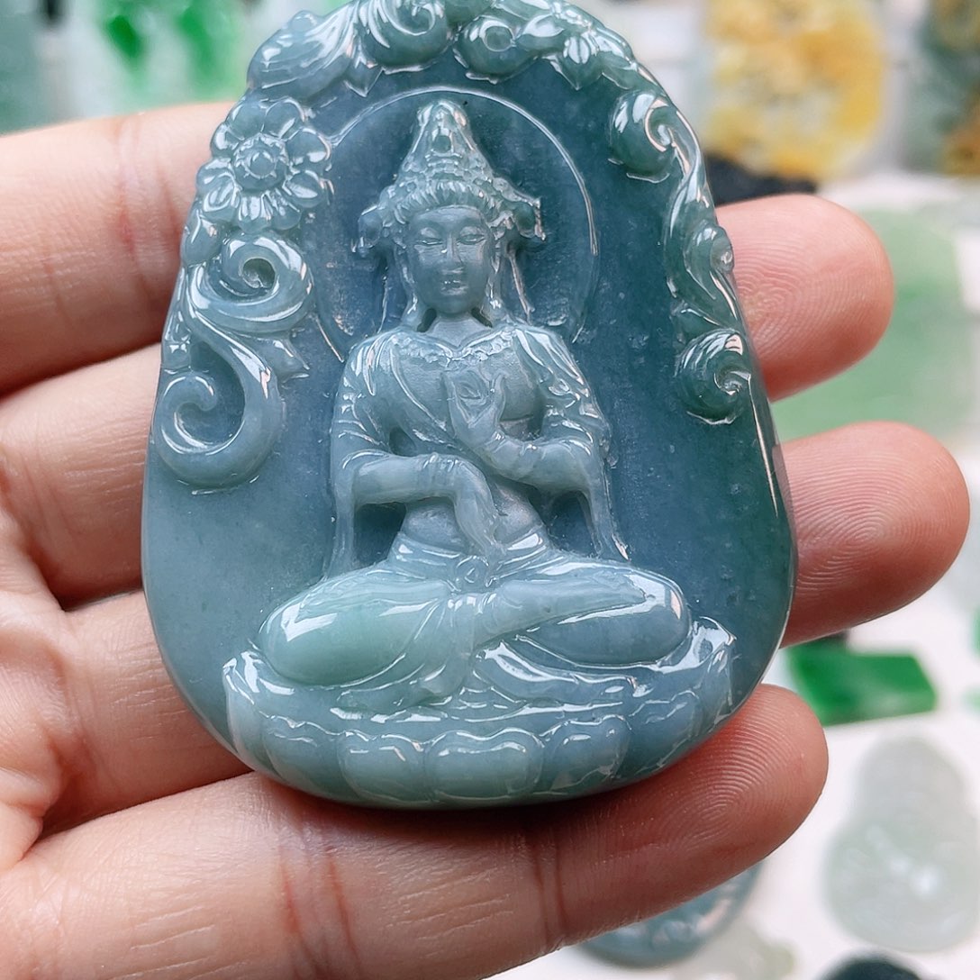 翡翠颈饰未镶嵌观音
