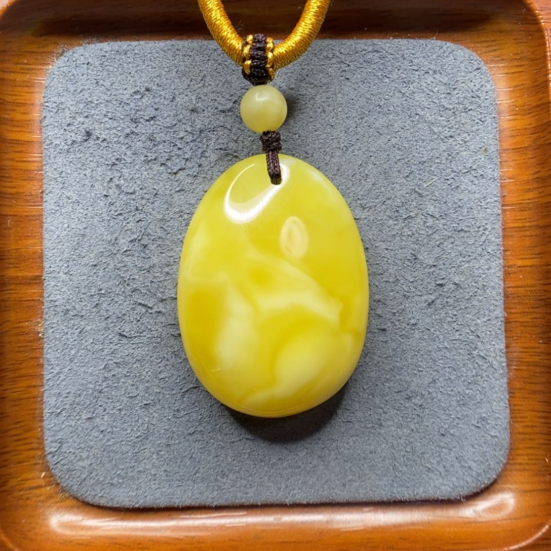永***仔蜜蜡未镶嵌颈饰郎