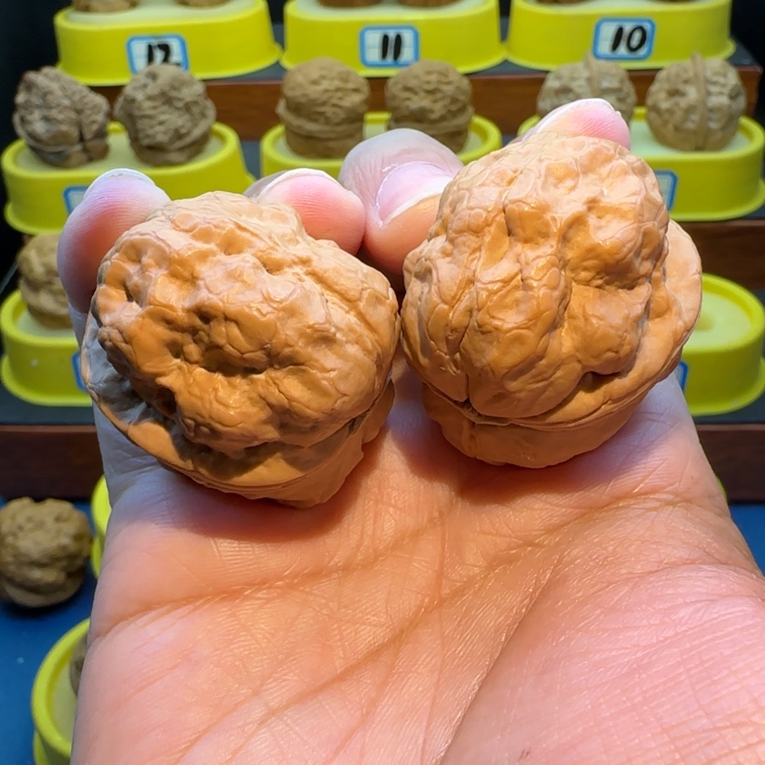 用***8桃核把件金蟾疙瘩包