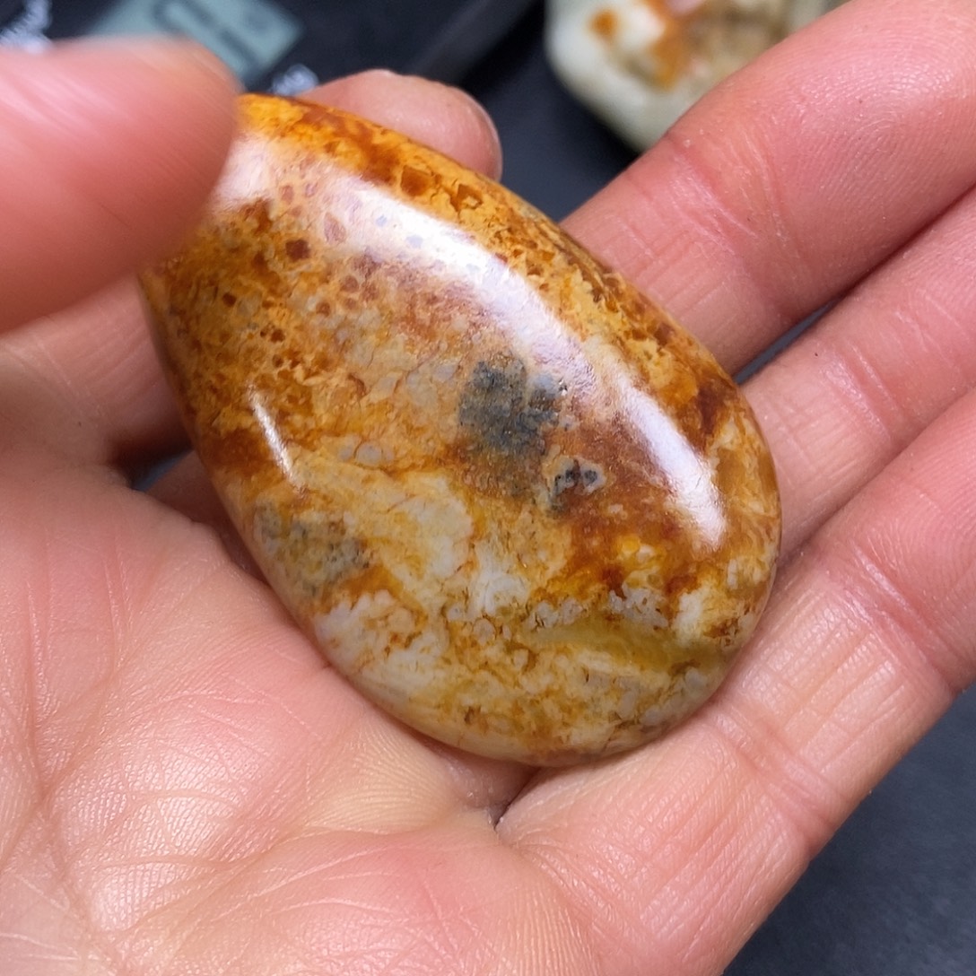 和田玉未镶嵌珠宝奇石