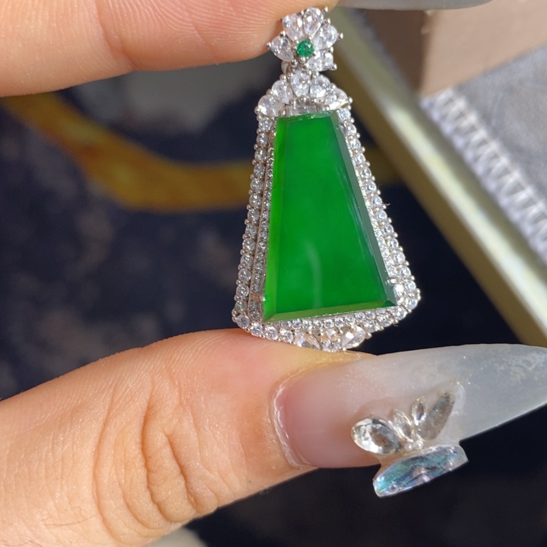 翡翠银S925镶嵌颈饰无事牌