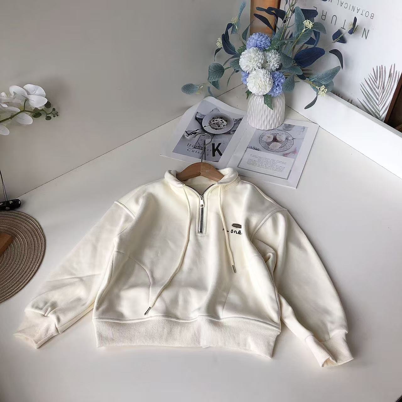 K085小铭儿童新款加绒卫衣O字母款