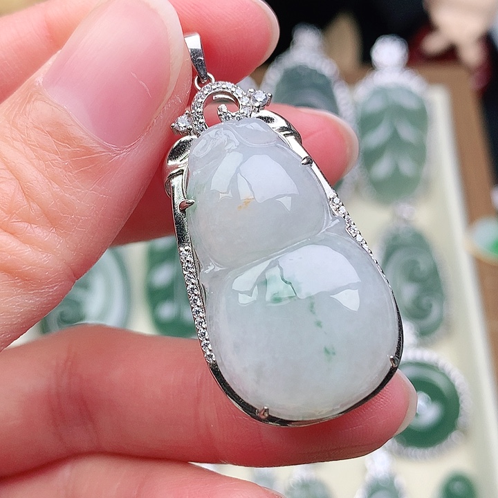 颈饰银S925镶嵌翡翠吊坠