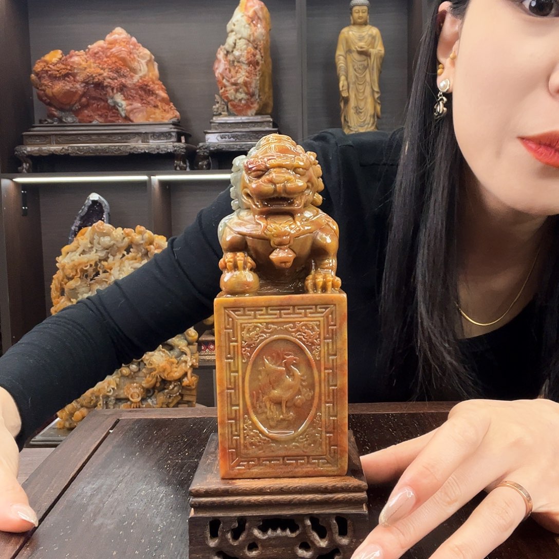 寿山石。。。。。。？。。。。。。。。。。