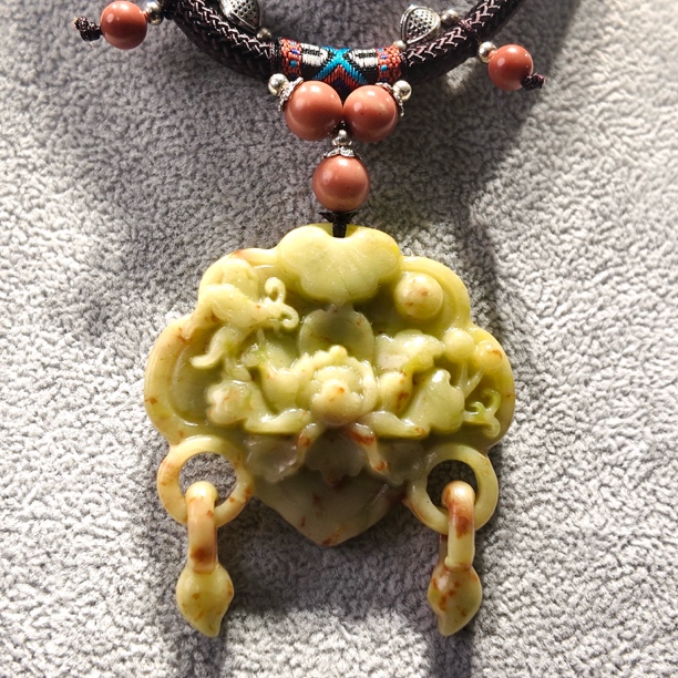 岫玉精品跑环锁吊坠颈饰多样式只发一个