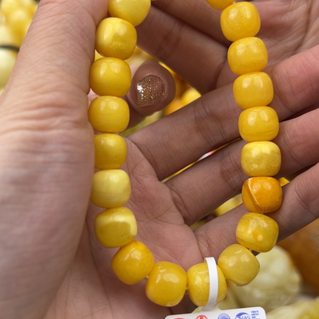 琥珀珠宝奇石未镶嵌