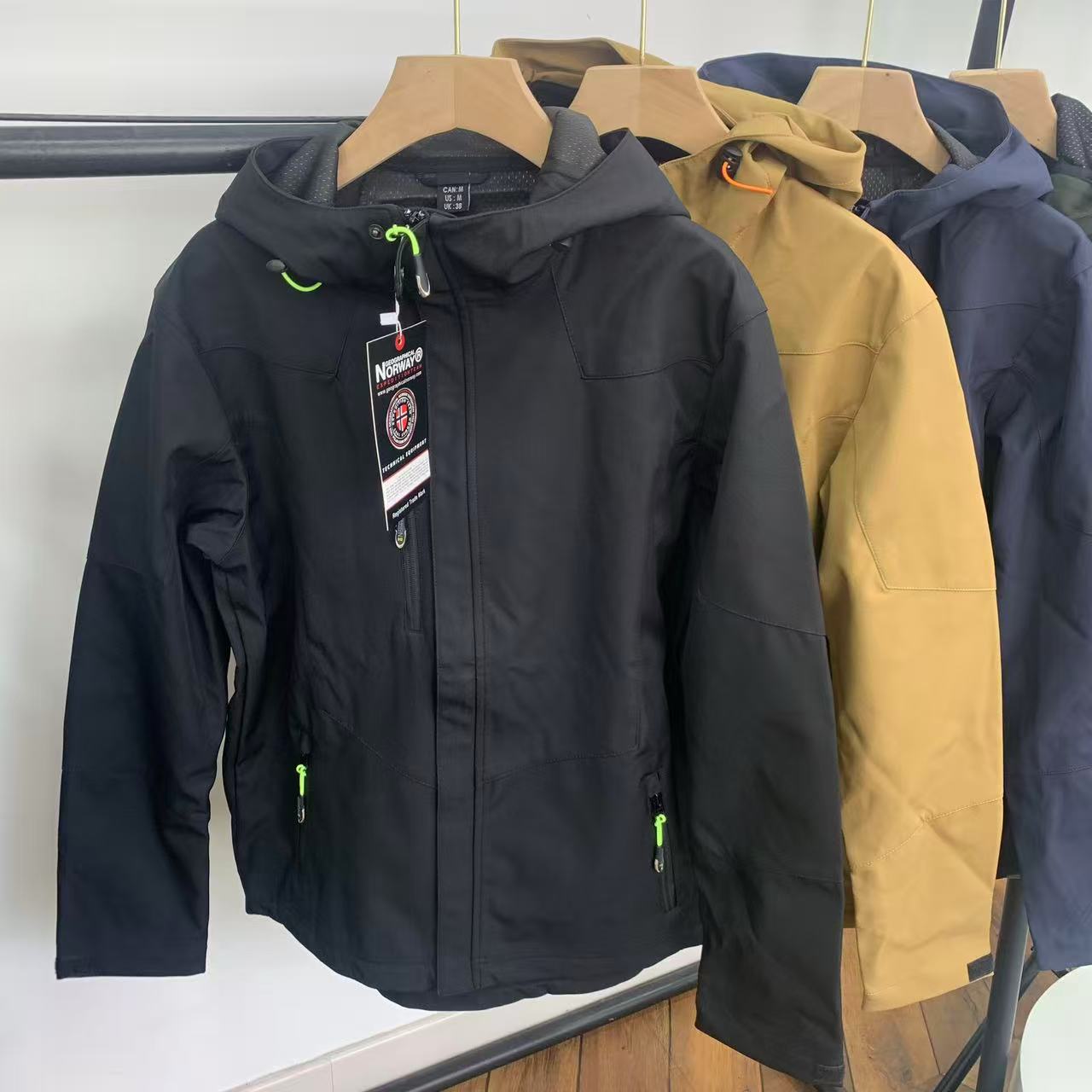 秋季户外防水冲锋衣夹克外套登山服运动必备