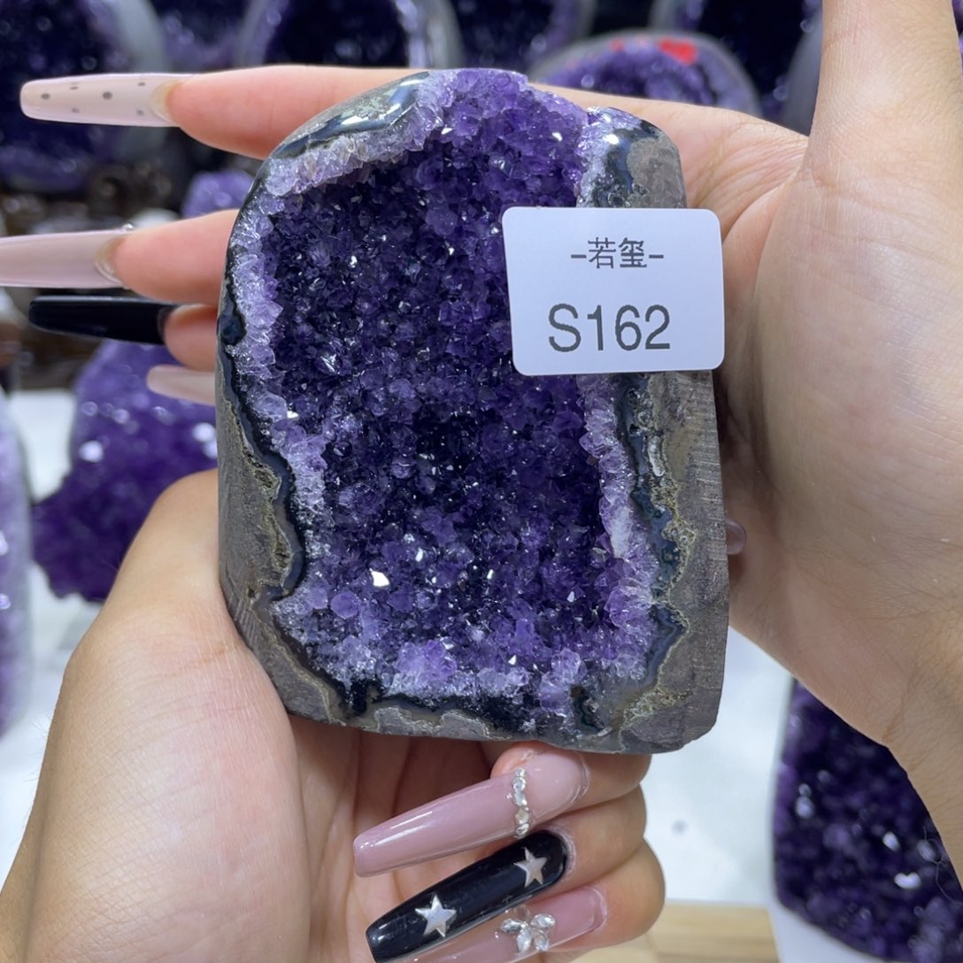 乌拉圭紫水晶摆件S162