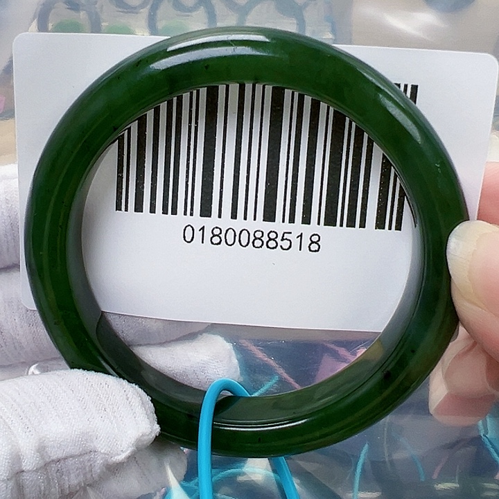 薯****未镶嵌手镯和田玉包容57.5