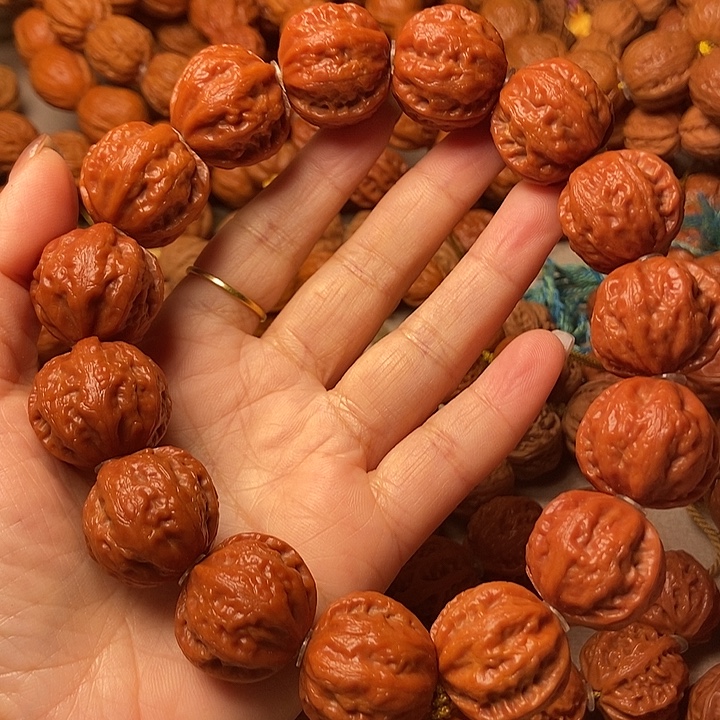 爱***王文玩核桃手串粗筋八棱