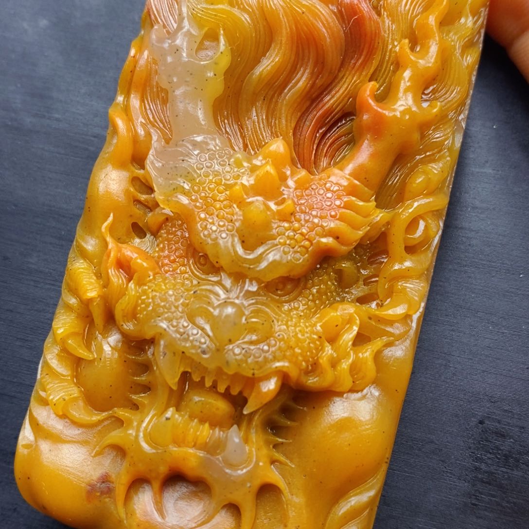 石英质玉（黄龙玉）颈饰未镶嵌