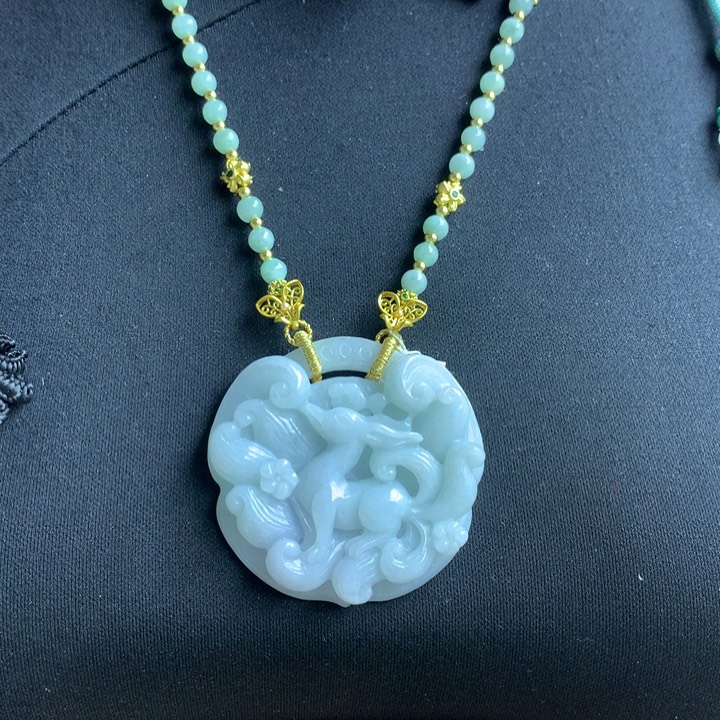 翡翠颈饰未镶嵌翡翠