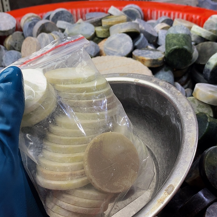 蛇纹石玉珠宝半成品未镶嵌李*杰