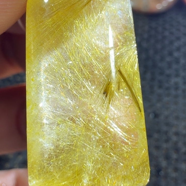 未镶嵌颈饰水晶明*