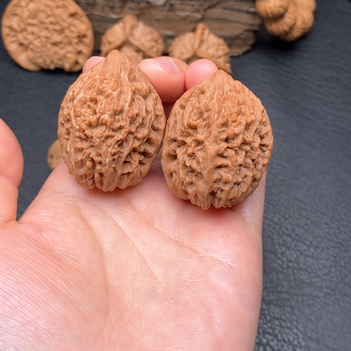 桃核把件全品33大蒜