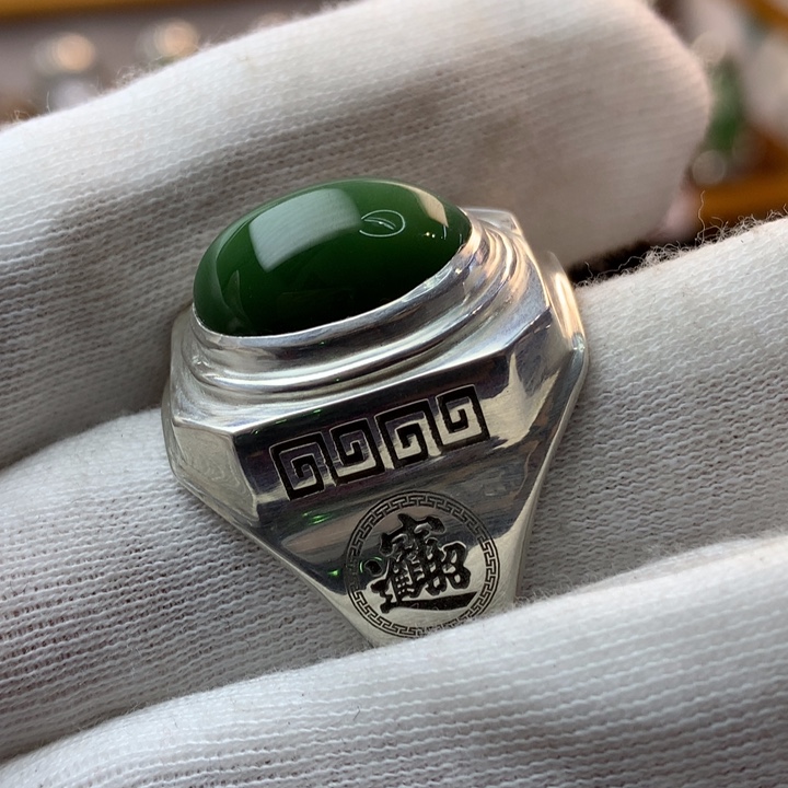 和田玉（碧玉）戒指足银镶嵌猪*李