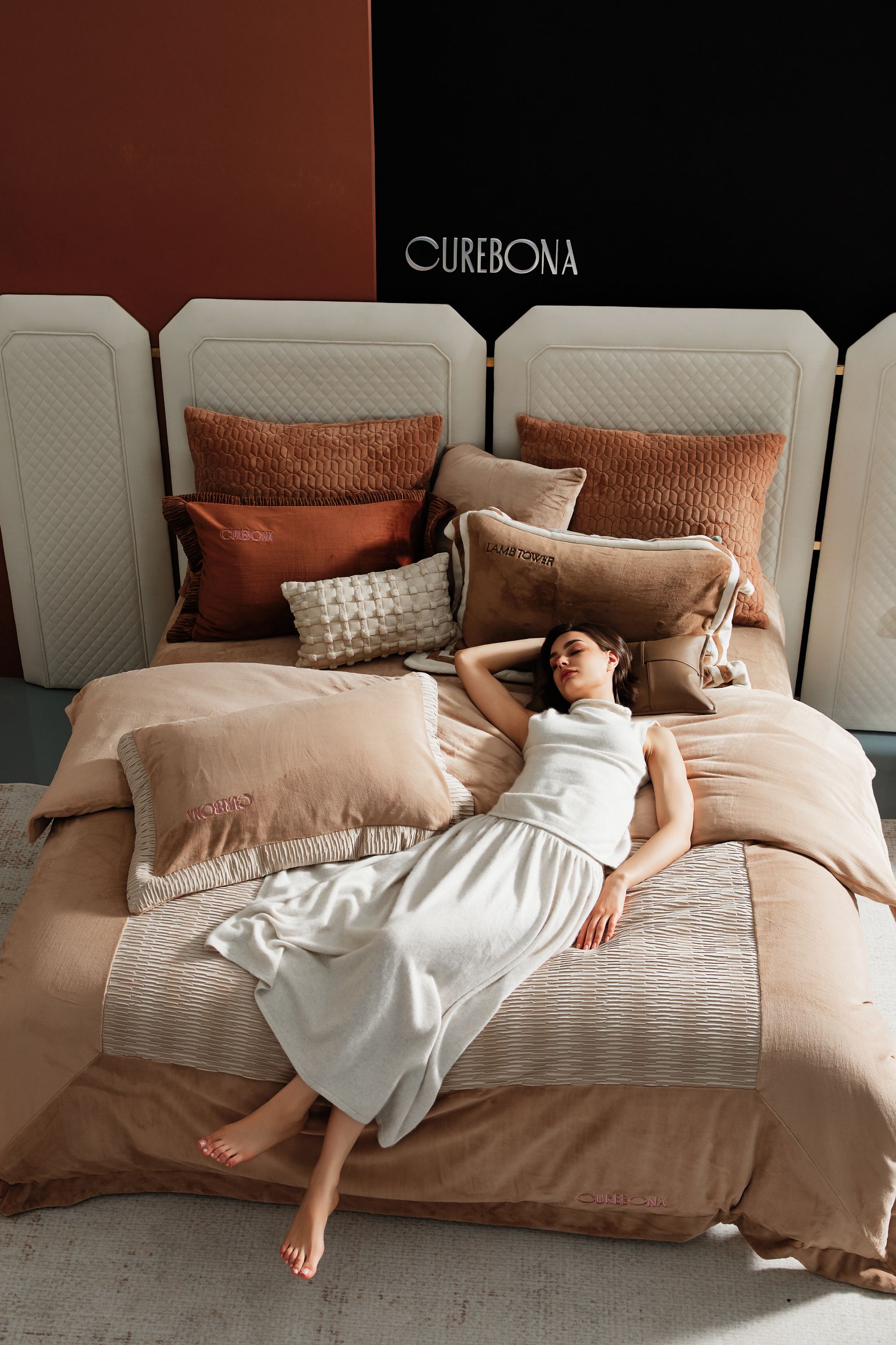 绣花夫人/巴赫/轻奢素色设计/大拼角工艺款加厚绒四件套/床盖款