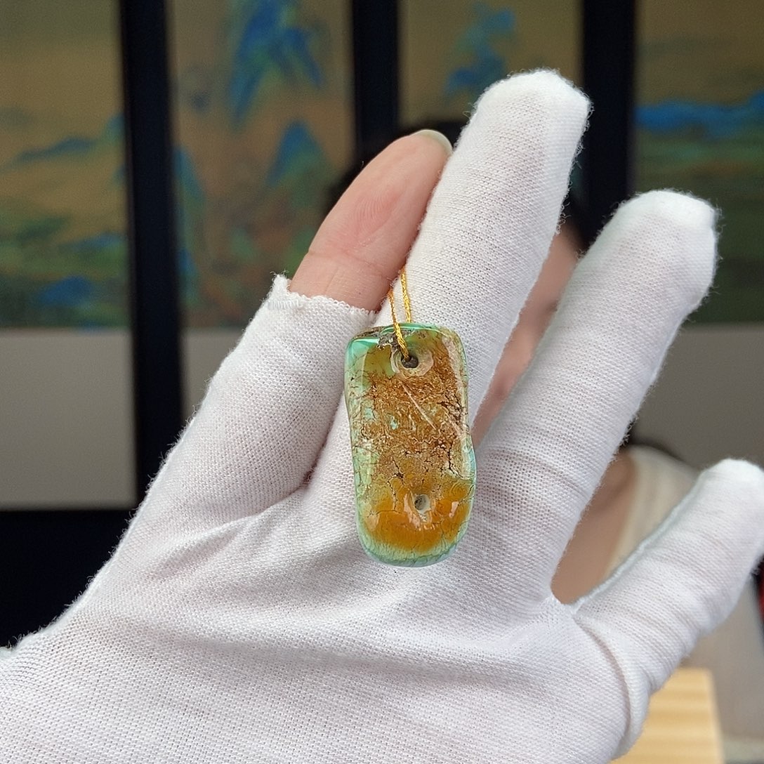 未镶嵌琥珀珠宝奇石