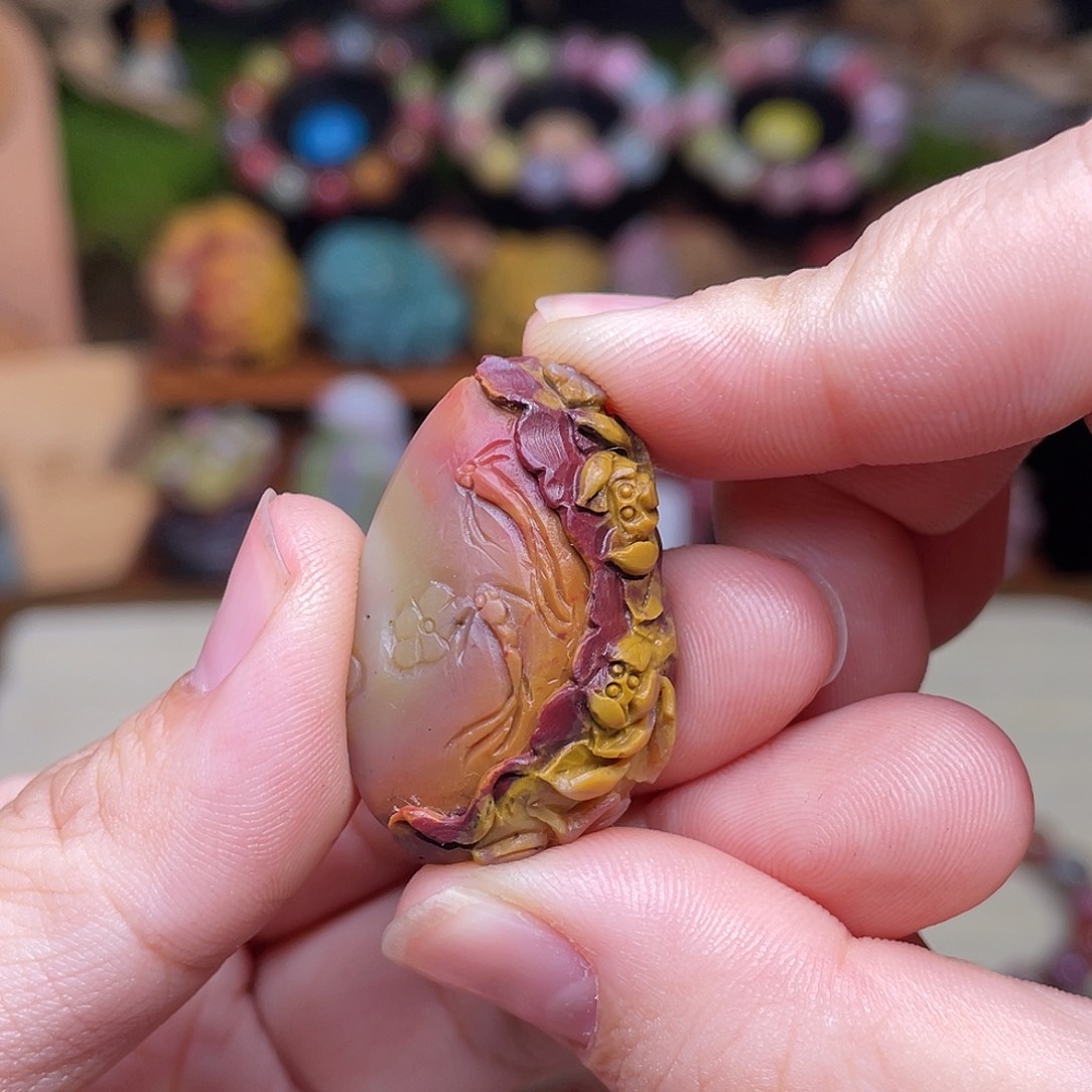 玛瑙/玉髓未镶嵌手串盐源玛瑙荷花鱼