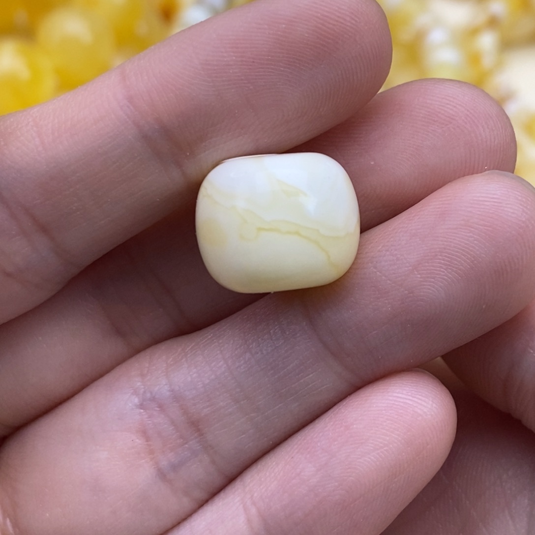 琥珀裸石未镶嵌14.2✖️11.8老型墩（一颗花粉）