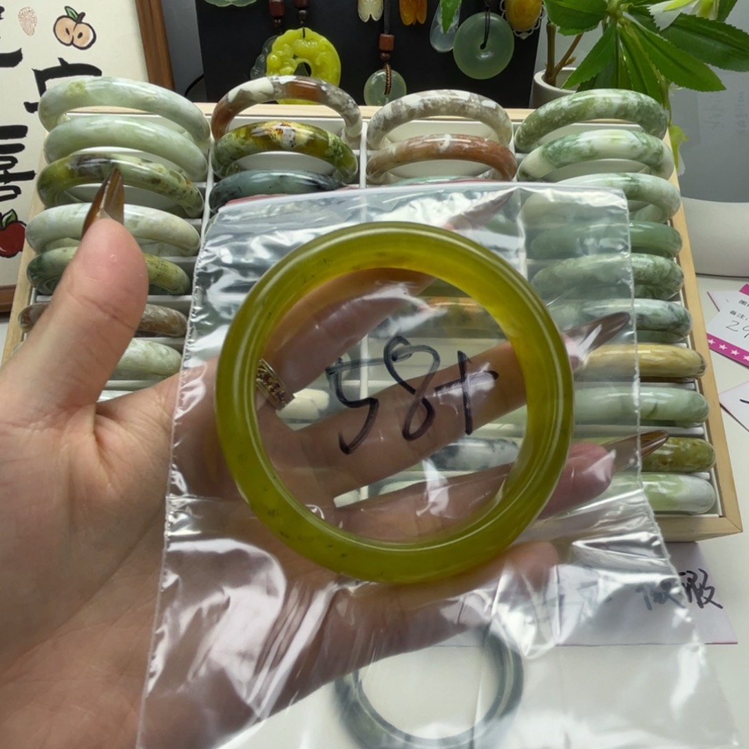 阿***觉蛇纹石玉未镶嵌手镯