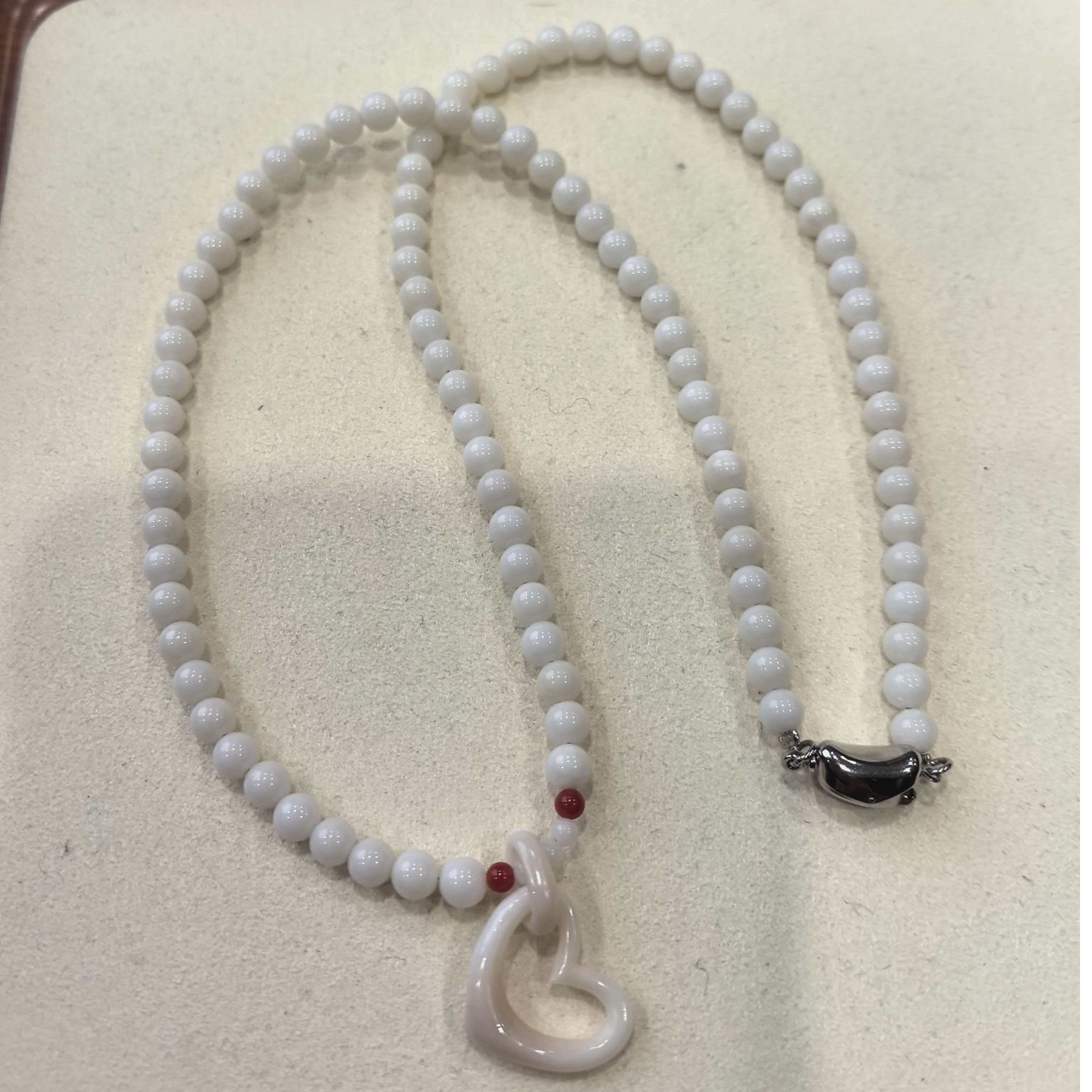 纯天然白色猪油膏项链带爱心坠子