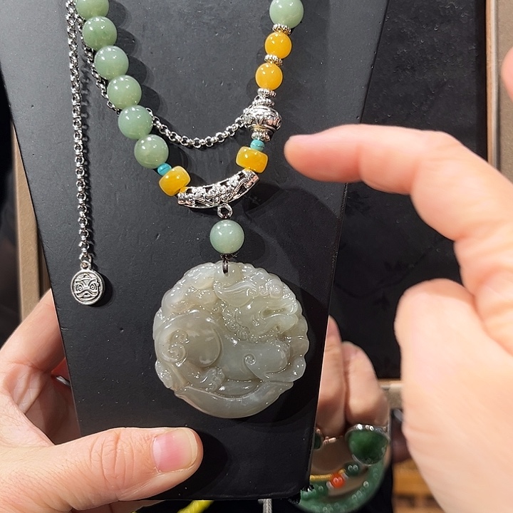 颈饰未镶嵌和田玉