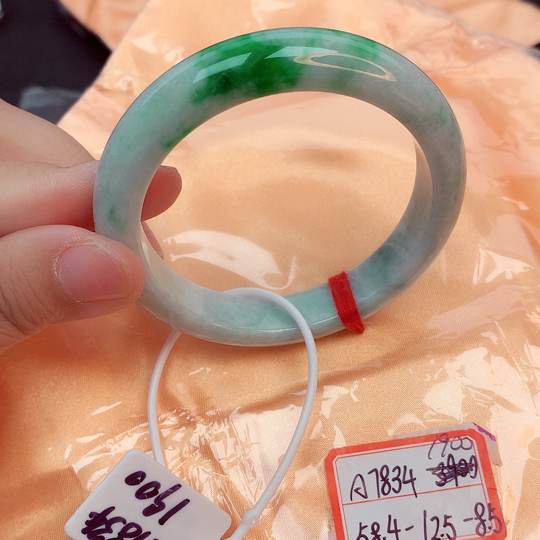 翡翠手镯未镶嵌天然缅甸翡翠A货