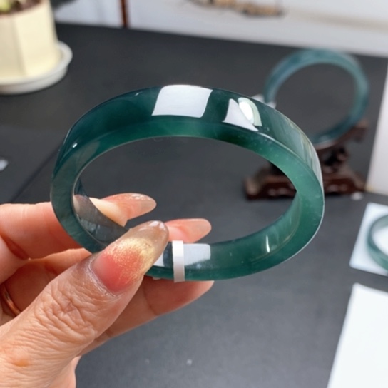 翡翠手镯未镶嵌55尺寸