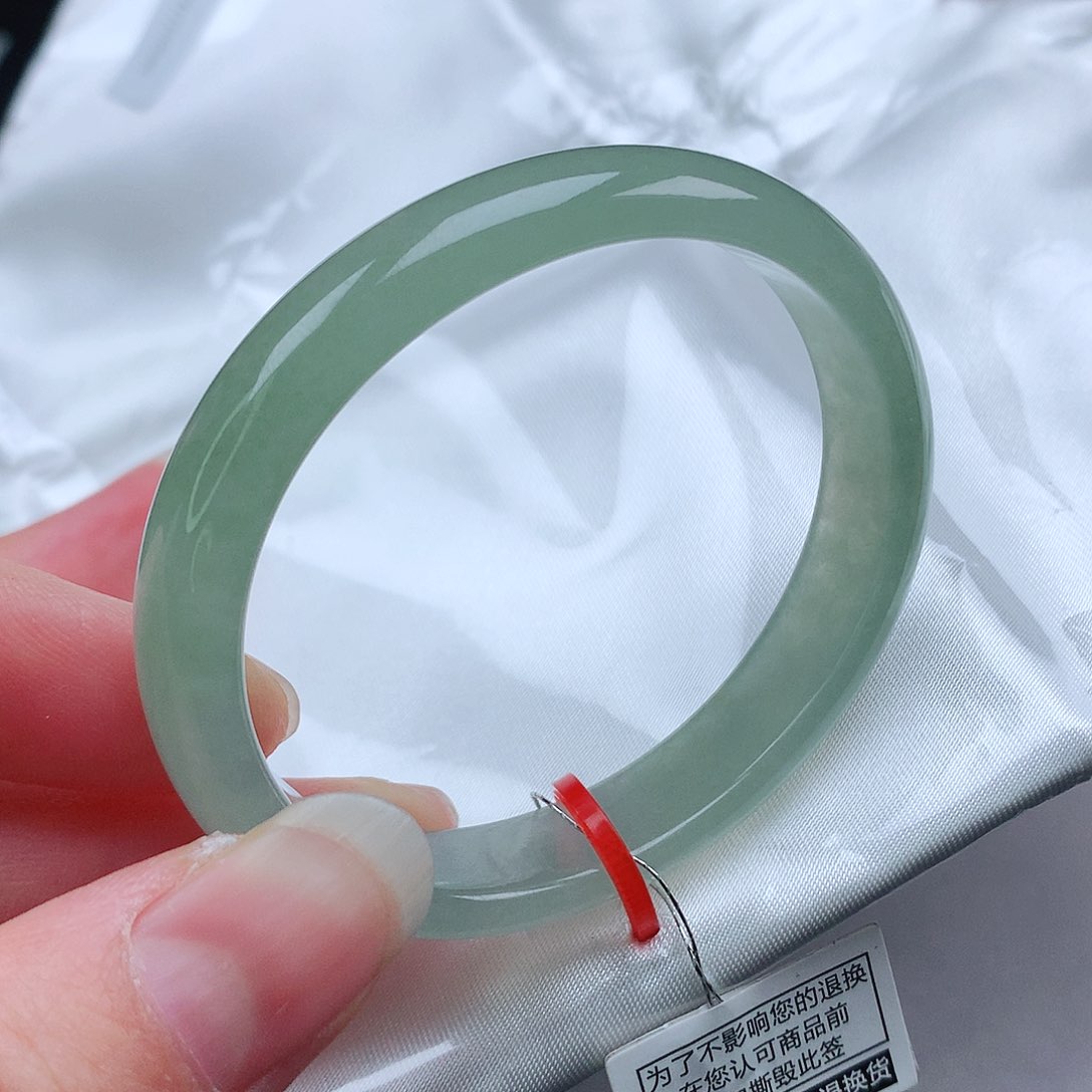 翡翠手镯未镶嵌51+贵