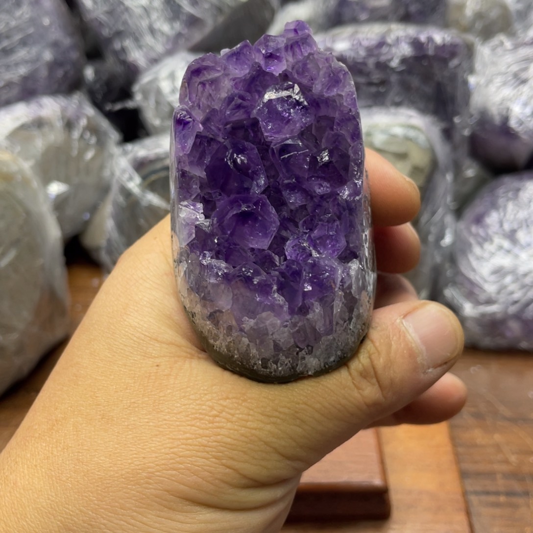 未镶嵌水晶大型摆件（非配饰）