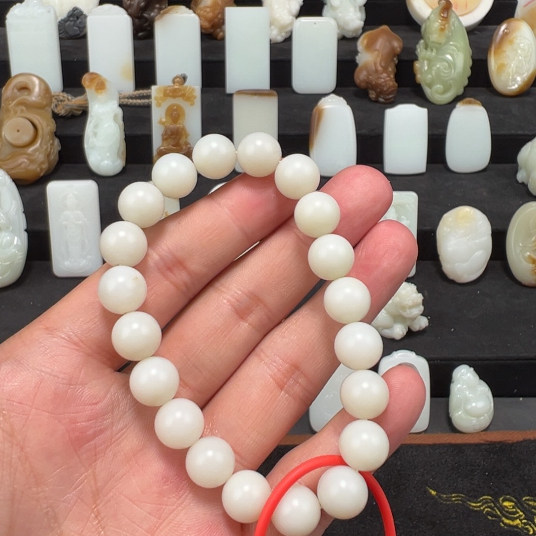 和田玉颈饰未镶嵌