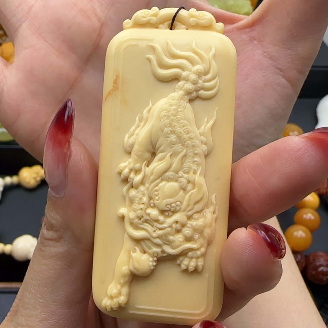 石英质玉颈饰未镶嵌M****X