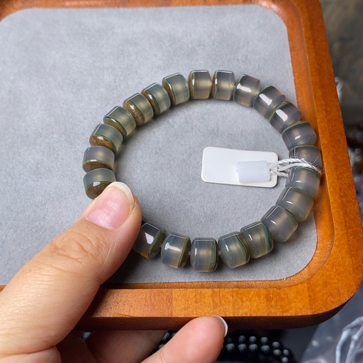 小***于玛瑙/玉髓未镶嵌手链