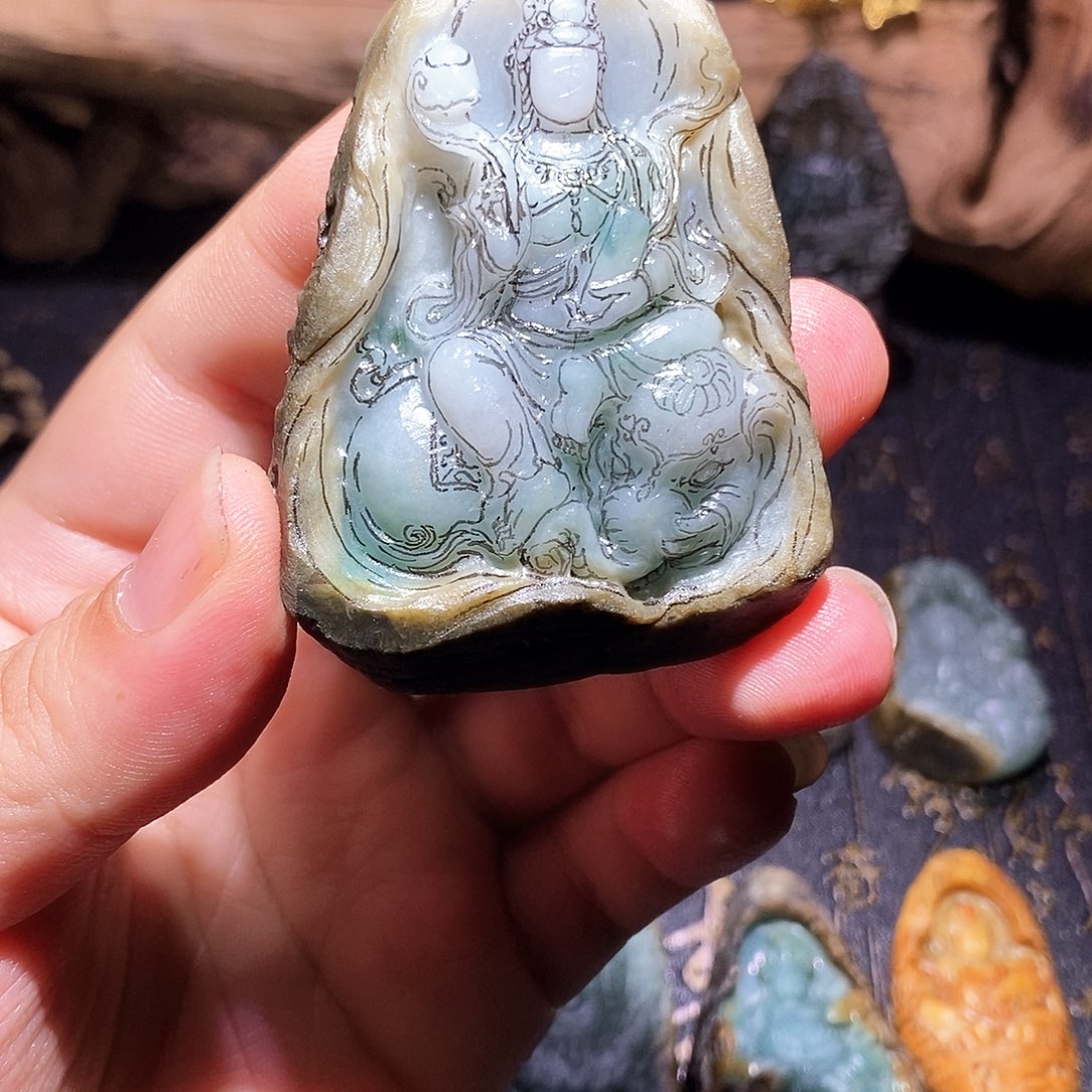 定制翡翠未镶嵌仰**空翡翠