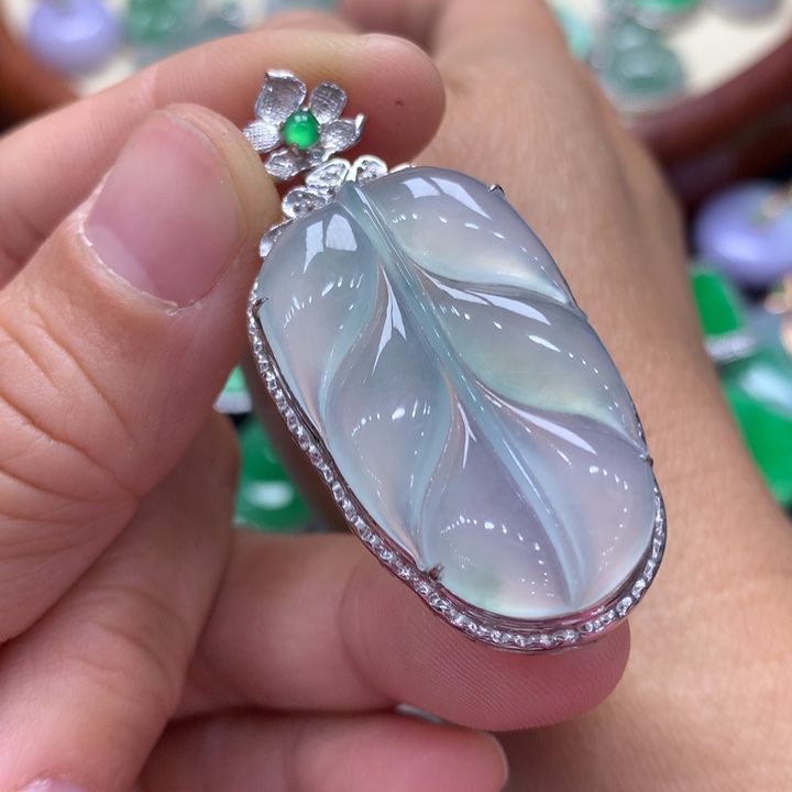 翡翠吊坠(不含链)18K金镶嵌