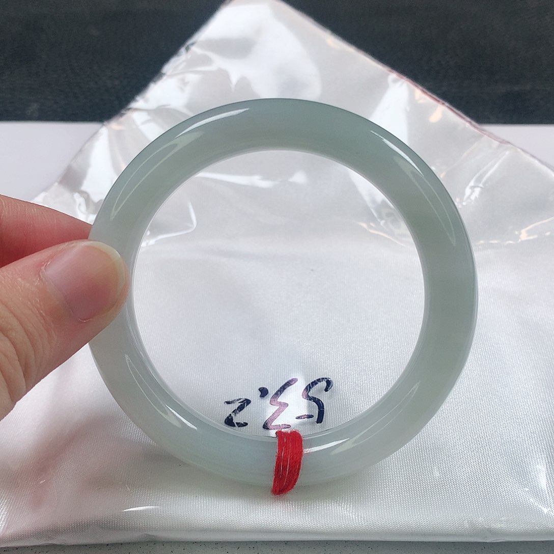 未镶嵌手镯（圆镯）翡翠350