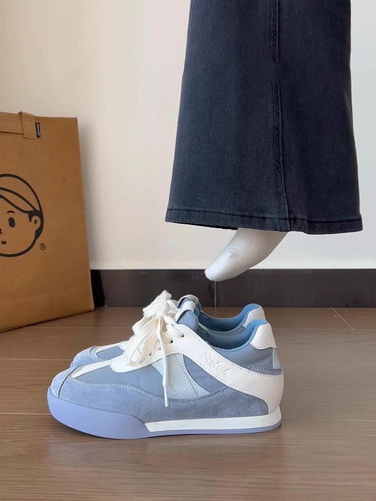 2025新款学生鞋子女小白鞋德训鞋爆款女鞋小众百搭面包鞋春季板鞋