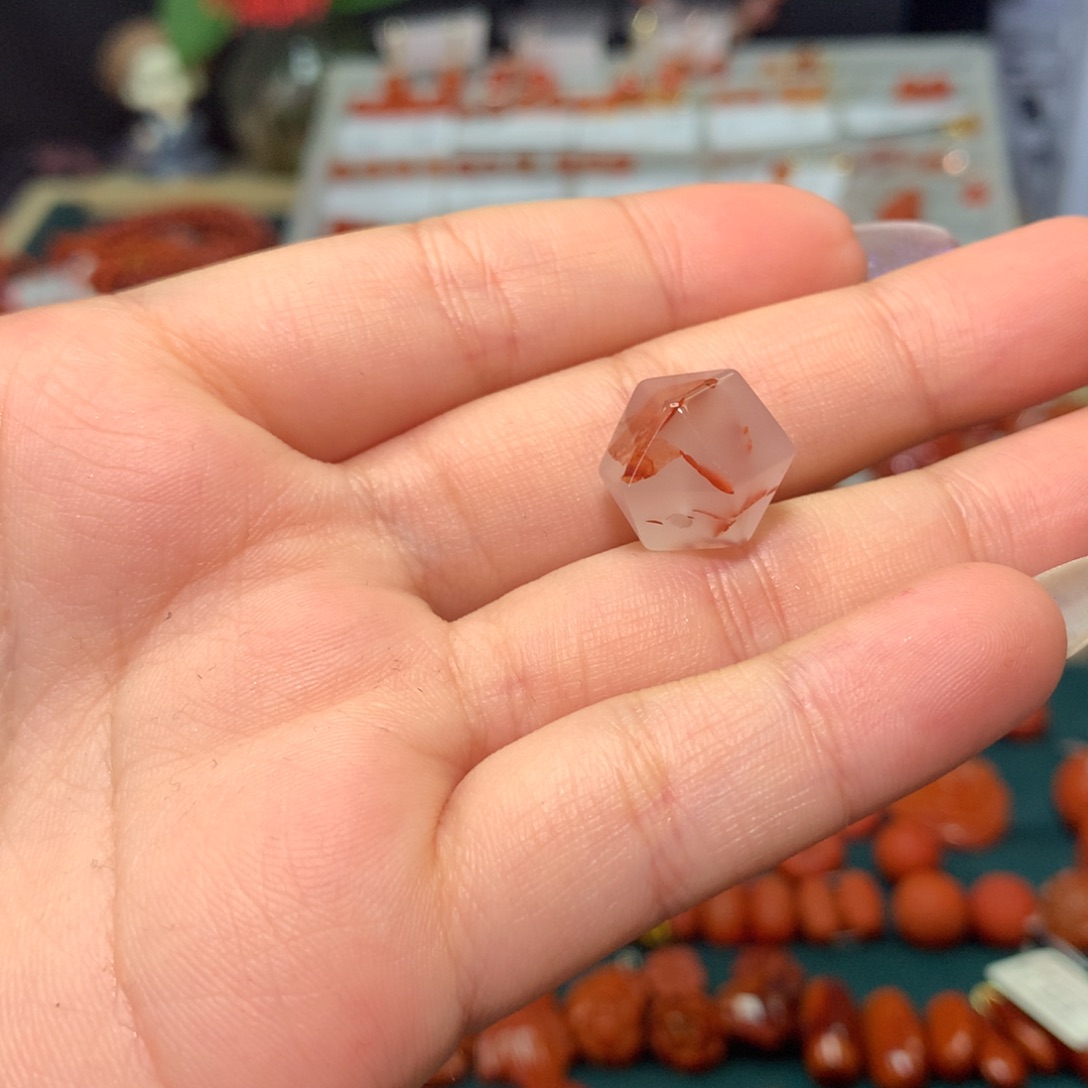 【闪购商品】南红玛瑙配饰未镶嵌?****酒