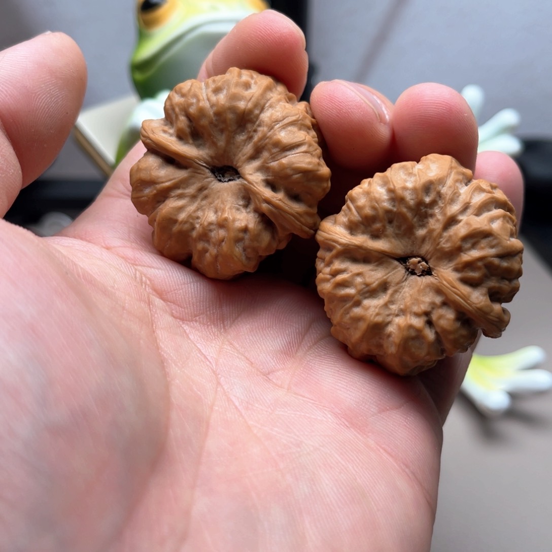 文玩核桃吊坠龙*延庆