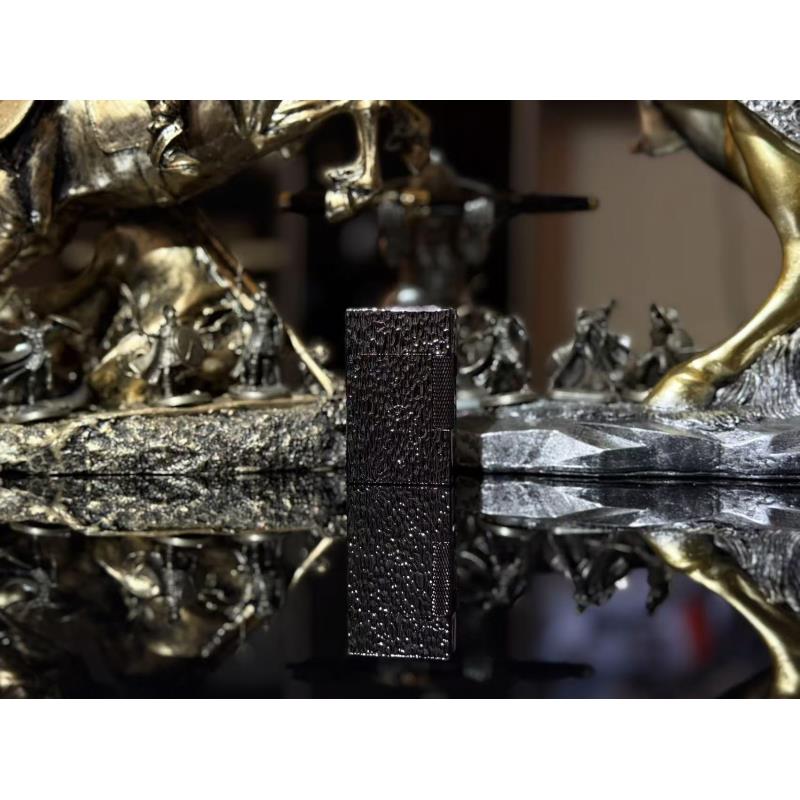 火焰陨石坑双火直冲（黑色）充气打火机