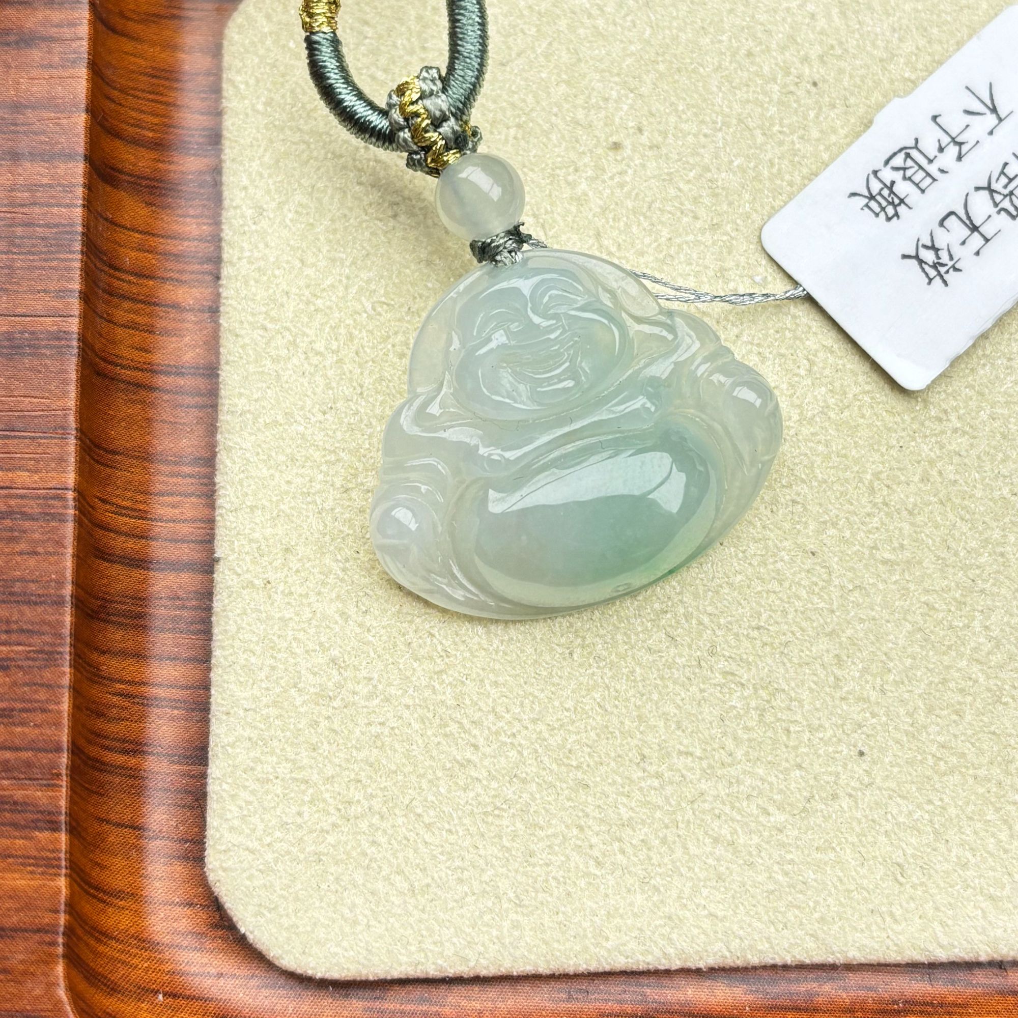 天然缅甸A货翡翠冰底带晴佛公