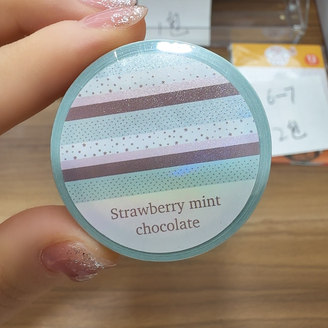 草莓薄荷生巧和纸胶带